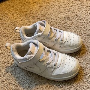 Nike cross court white